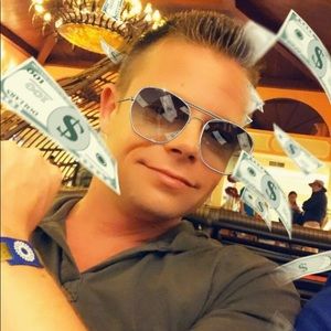 Meet your Posher, Christopher